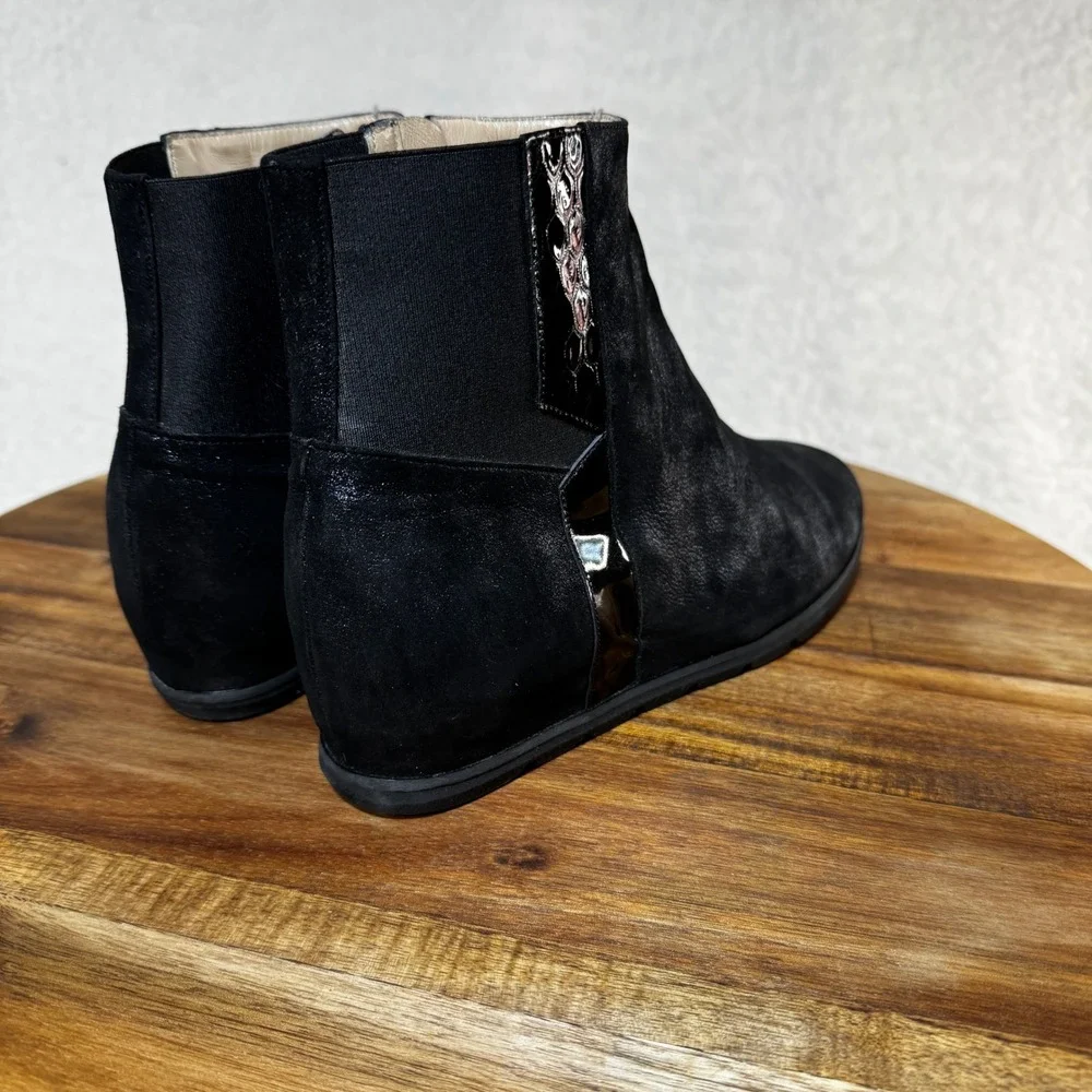 Amalfi by Rangoni Black Metallic Shimmer Wedge Ankle Boots Snakeskin Accent